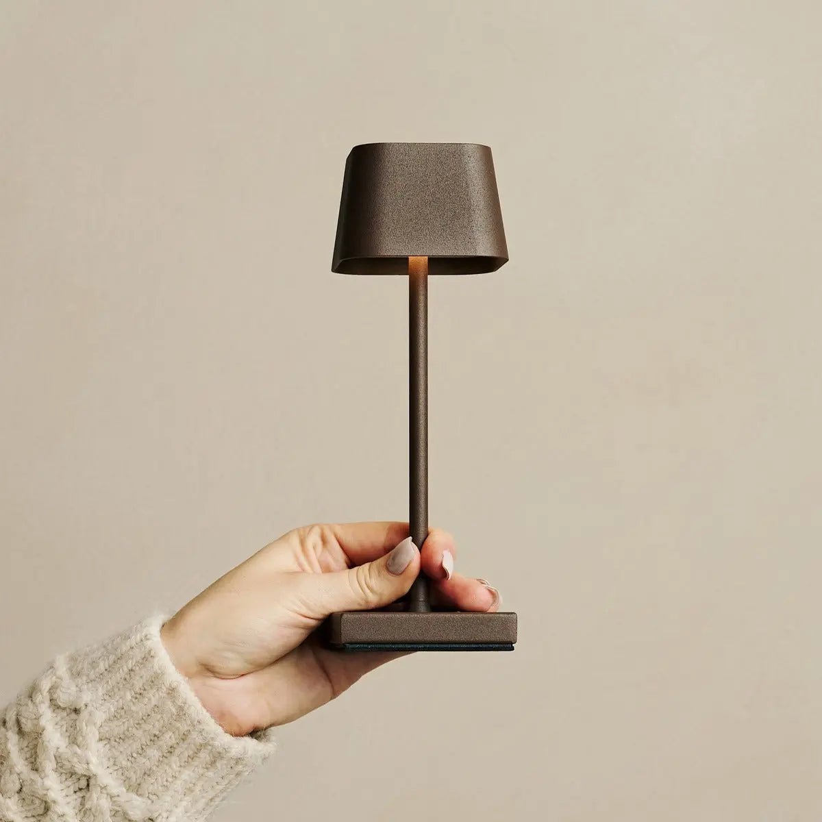 Lampe Minimaliste Métallique Marron