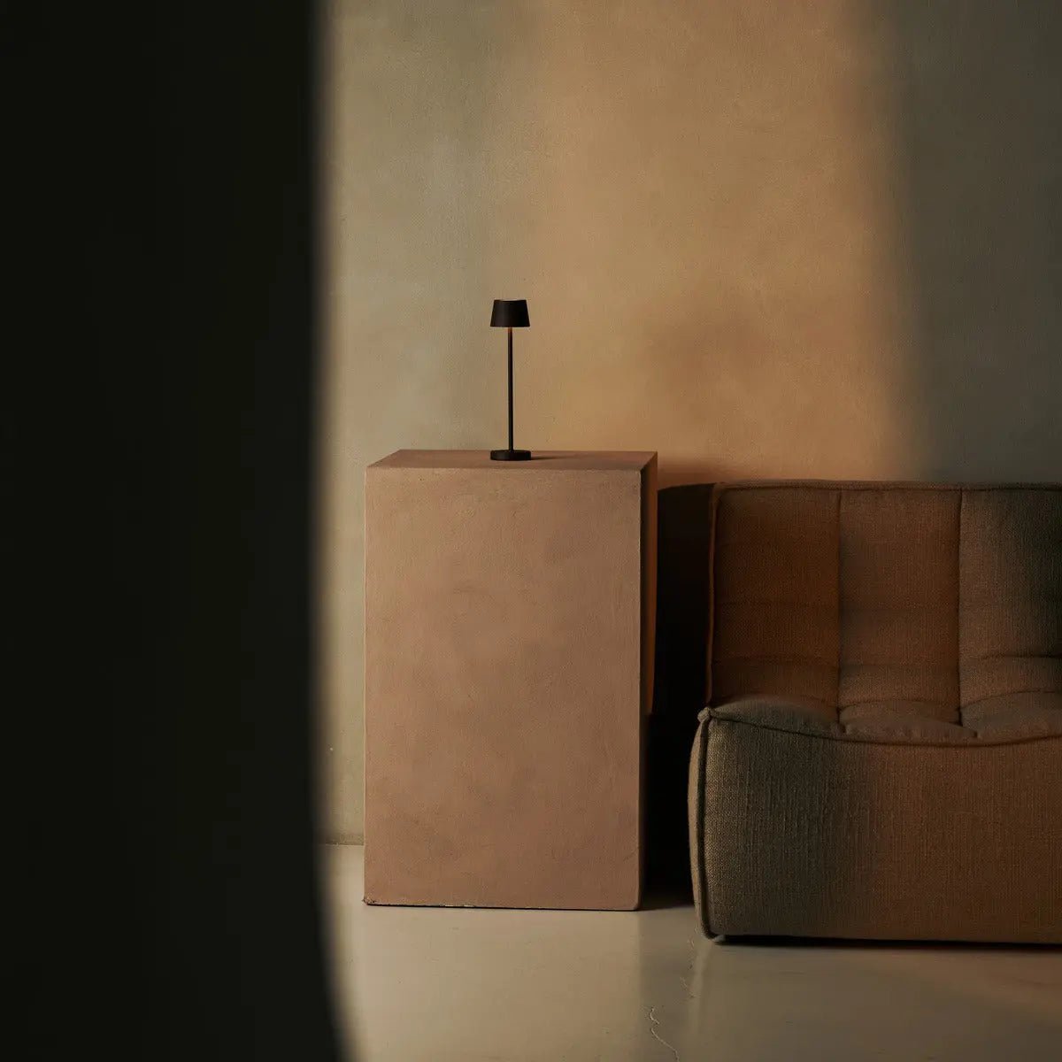 Lampe LED Rechargeable Design Moderne