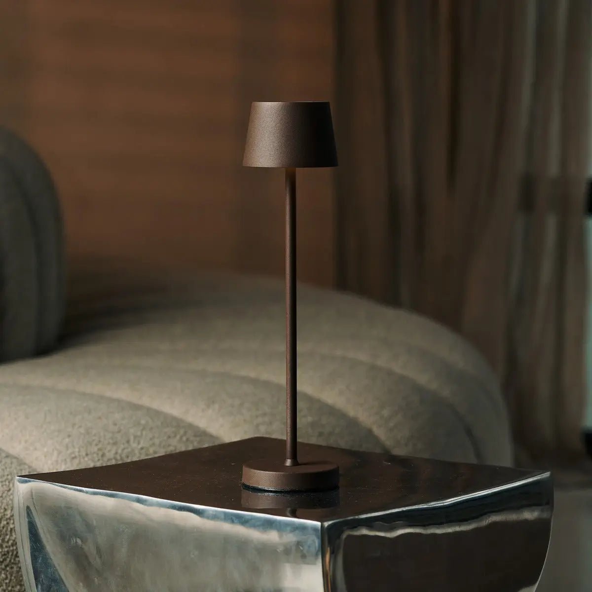 Lampe LED Rechargeable Design Moderne